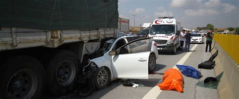 Adanada feci trafik kazası 2 ölü 14 yaralı